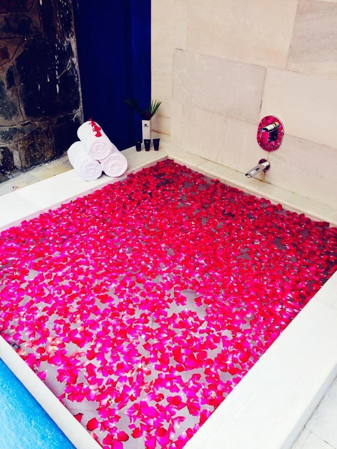 Executive Room Bathtub